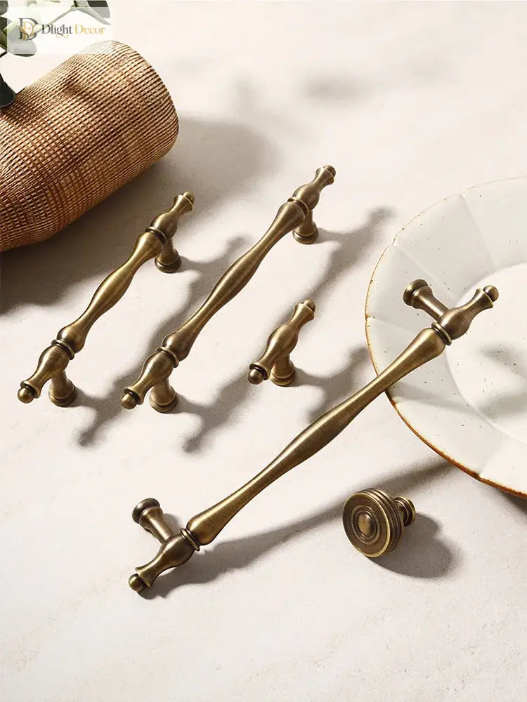 Antique Brass Furniture Cabinet Handle – American Vintage Wardrobe Knob and Drawer Pull Handles