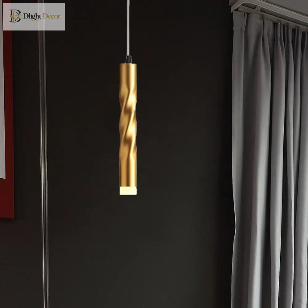 Eliana Captivating Rope Pendant: Modern Elegance In Gold