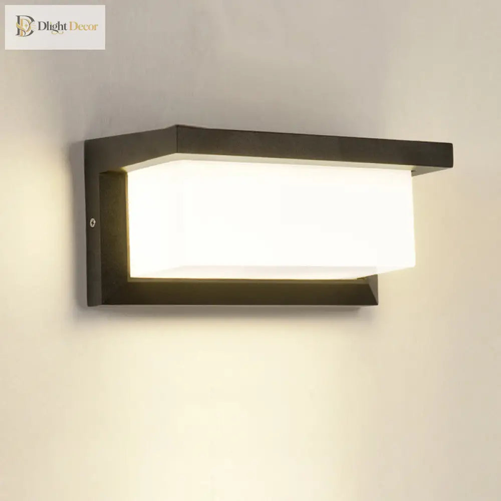 Enduring Glow: Modern Illumination For Your Courtyard