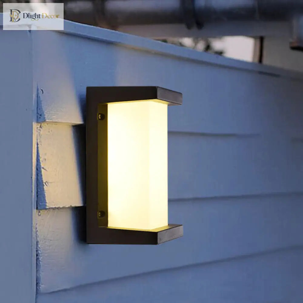 Enduring Glow: Modern Illumination For Your Courtyard