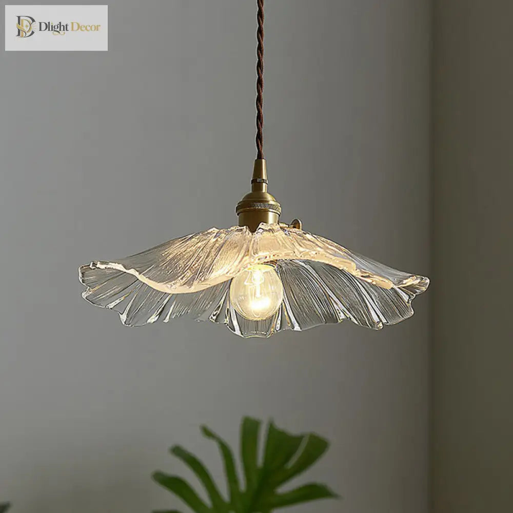 Isabella’s Floral Pendant: Vintage Elegance With Modern Charm (Clear Green Amber)