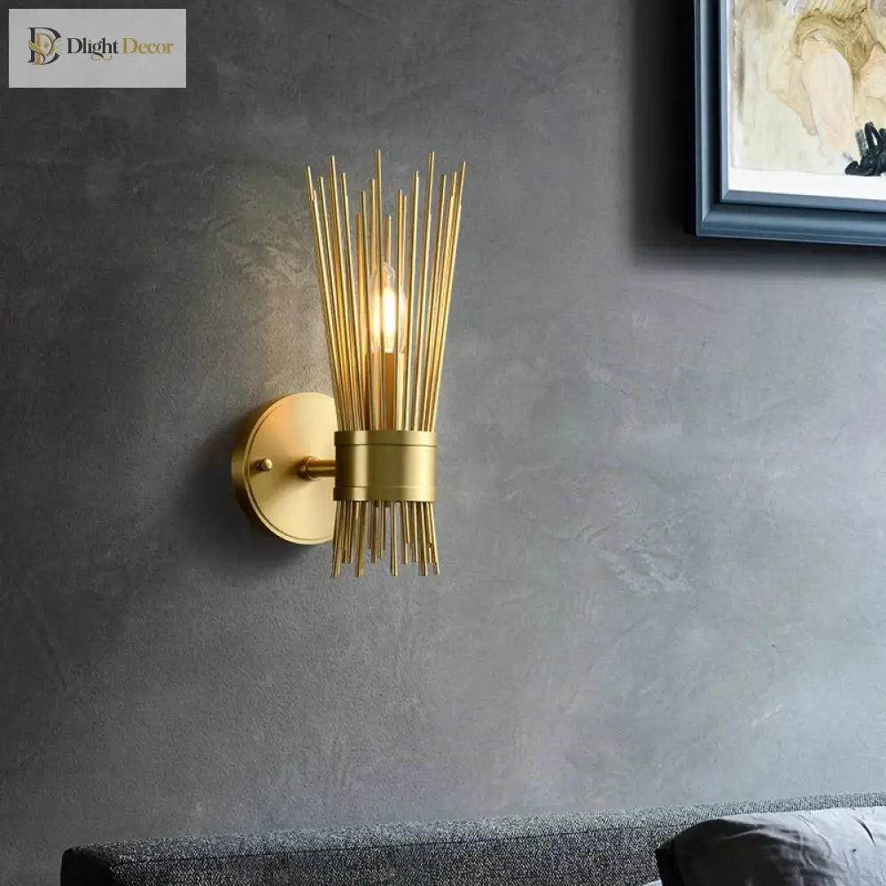 Julio’s Modern Style Brass Wall Lamp - Elegant Lighting For Your Living Spaces Wall Lamp
