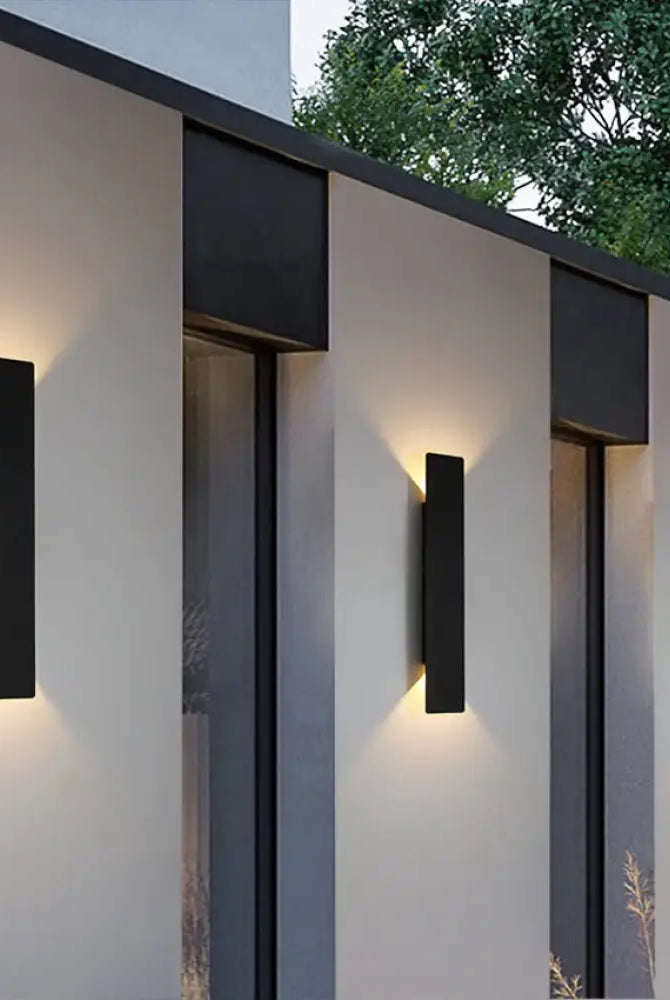 Élise Linear LED Wall Light – product view 1