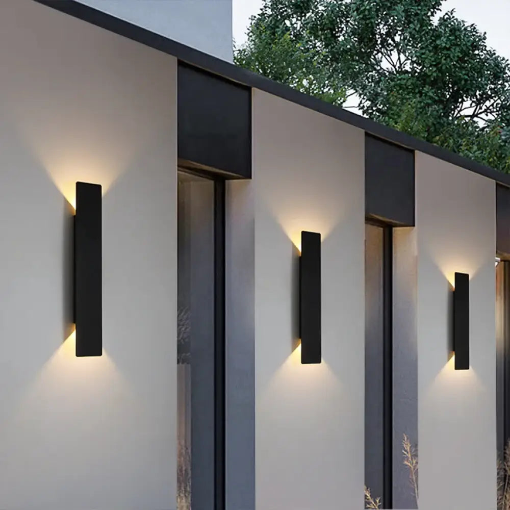 Élise Linear LED Wall Light – product view 1