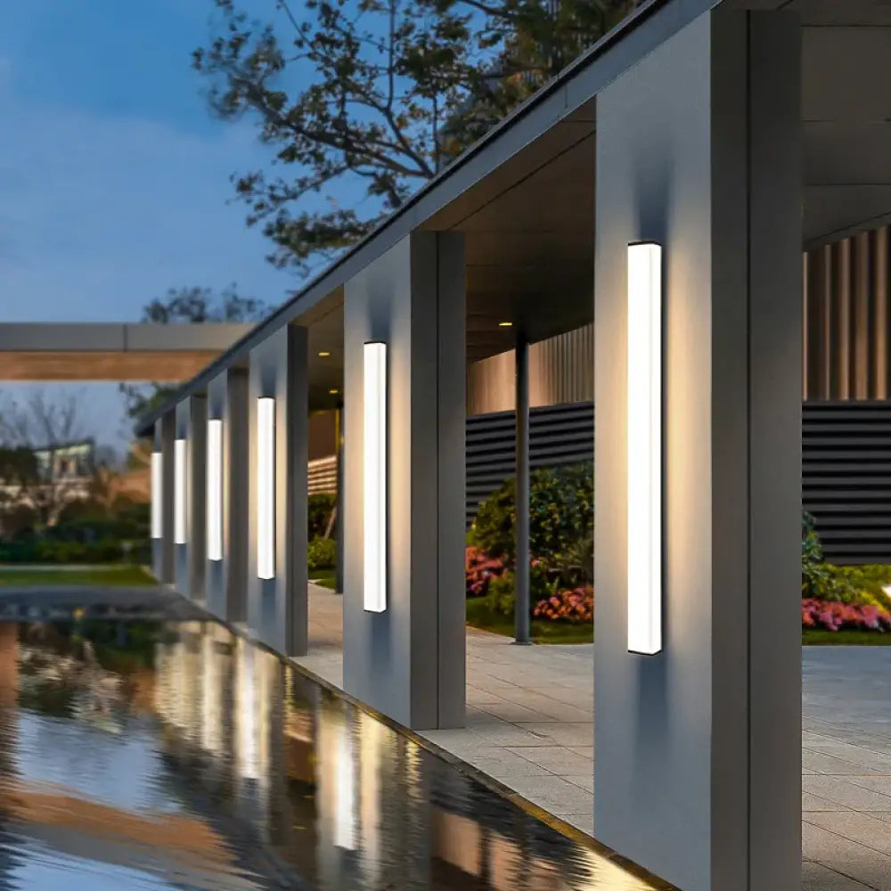 Modern IP65 Linear Outdoor LED Wall Light – product view 1