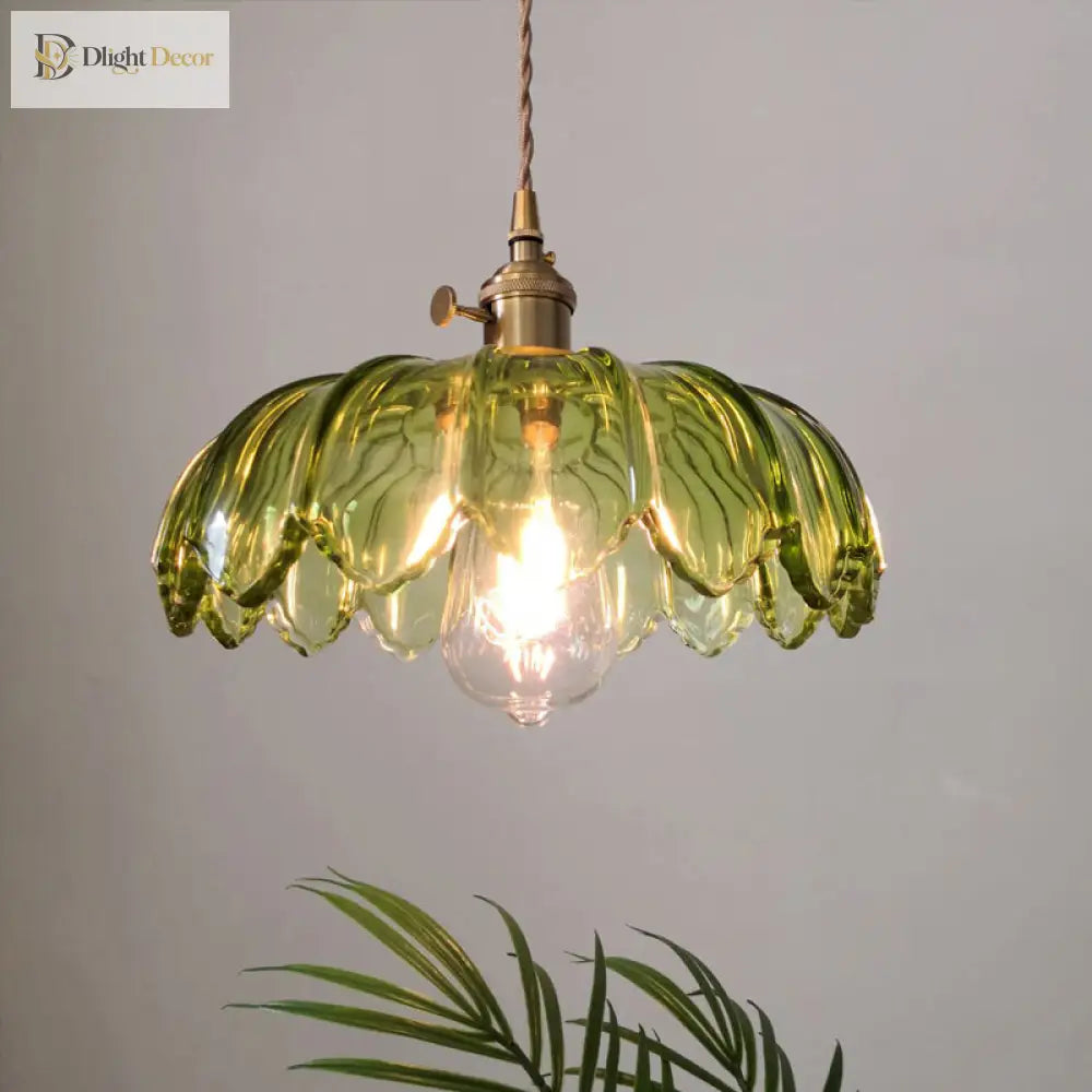 Retro Charm Meets Modern Functionality: The Green Glass Scalloped Pendant Light
