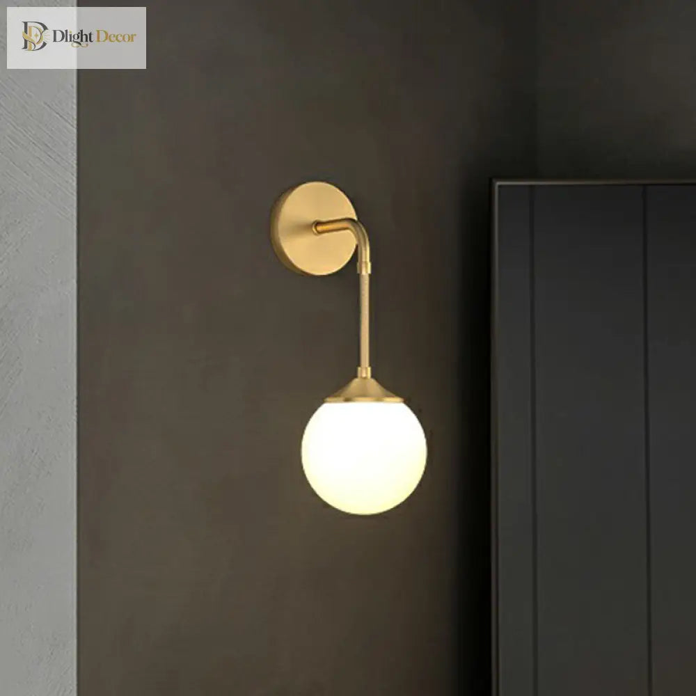 Tessa Warmth Meets Minimalist Style: The Gold Led Wall Lamp