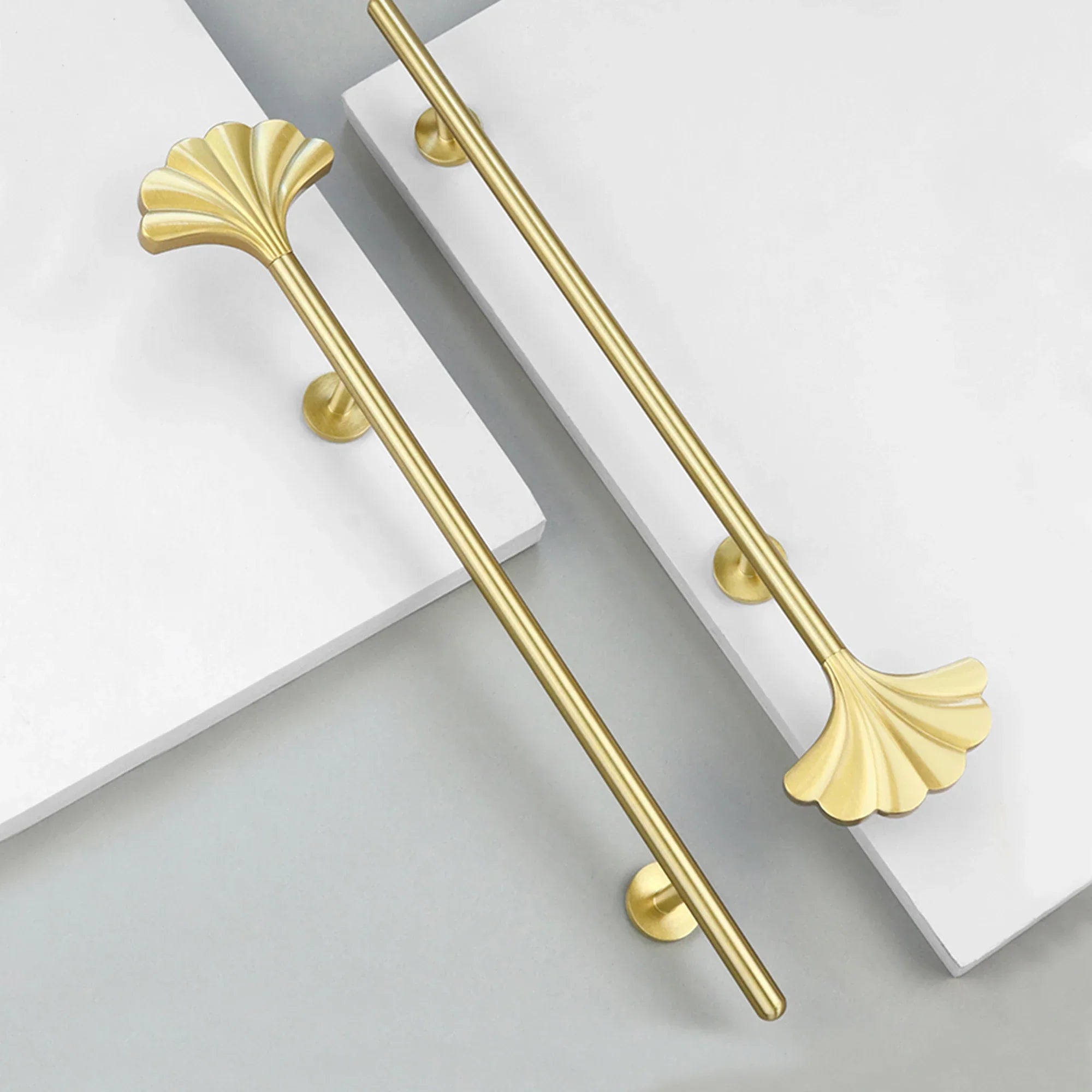 1PC Solid Brass Ginkgo Leaf Handle – Elegant Gold Furniture Knob for Cabinets Wardrobes and Cupboards 1 pc / CHINA