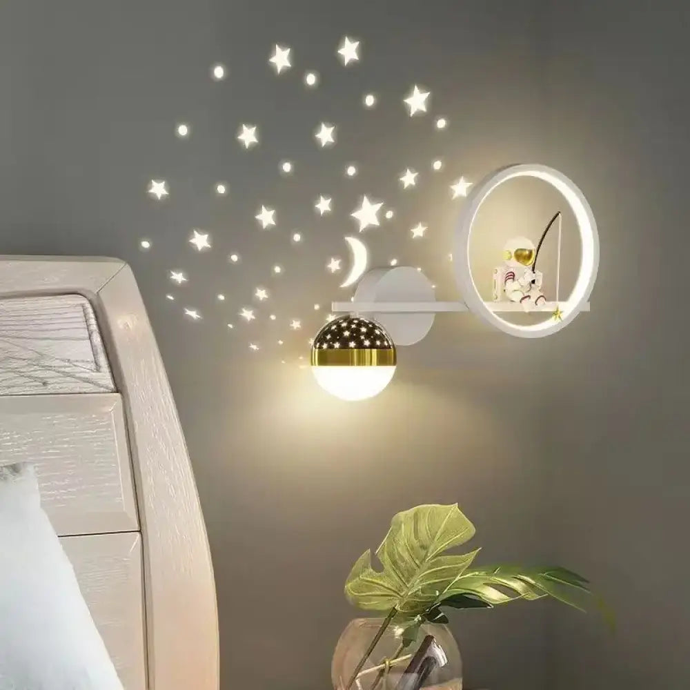 Astronaut Star Projector Wall Lamp, turns your child’s bedroom into a galaxy every single night ⭐🌙🚀 - wall Lamp