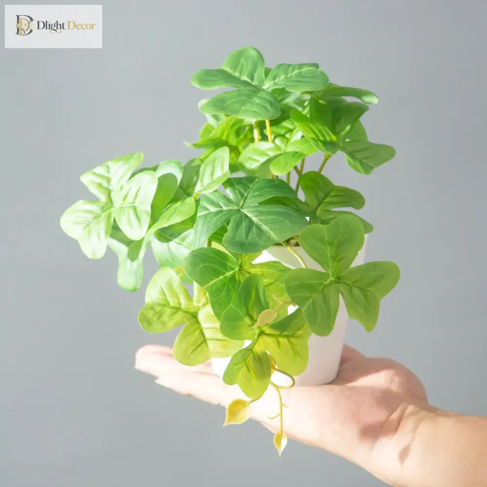 Dlight Decor 25cm Monstera Leaf Vine for Desktop and Holiday Decor