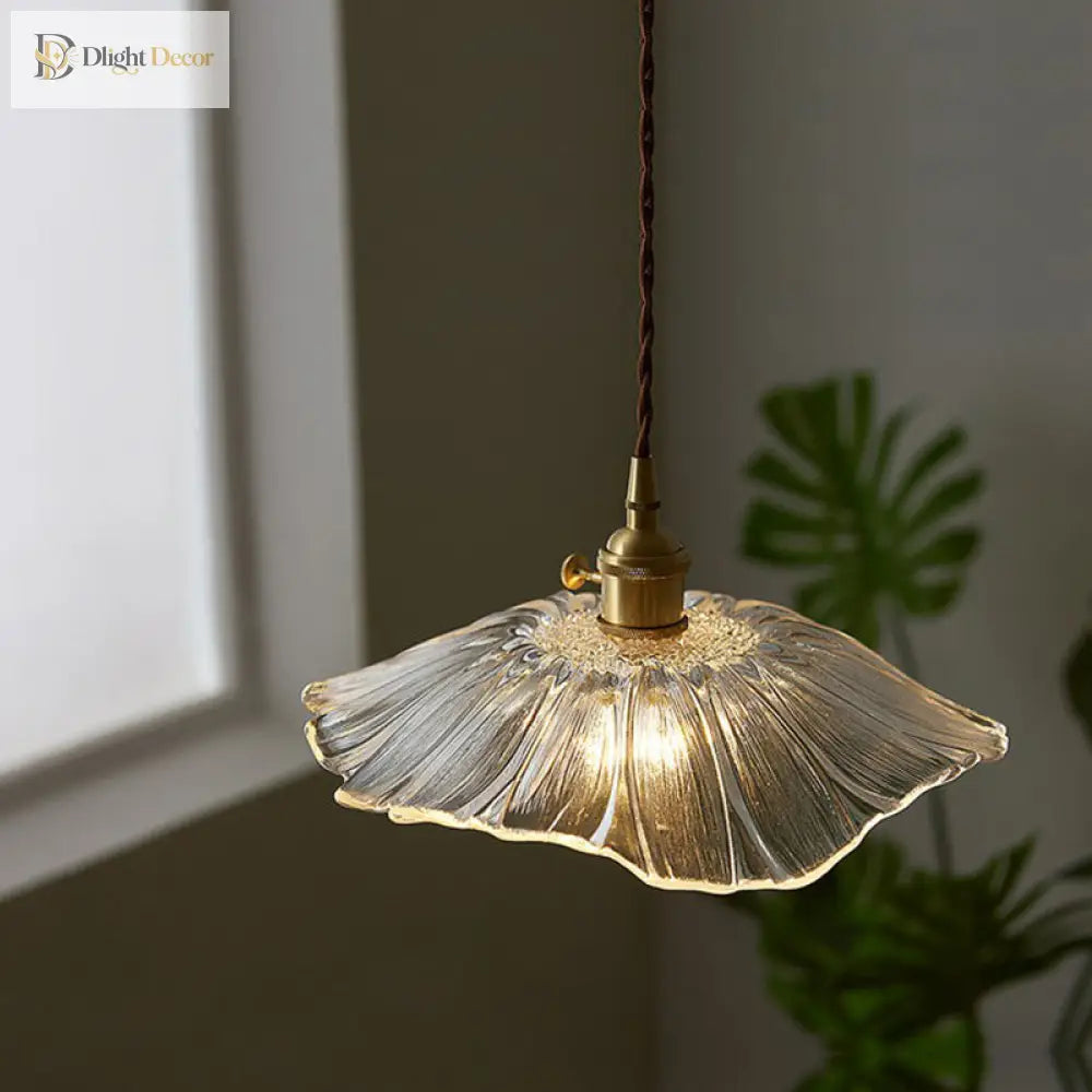 Isabella’s Floral Pendant: Vintage Elegance With Modern Charm (Clear Green Amber)