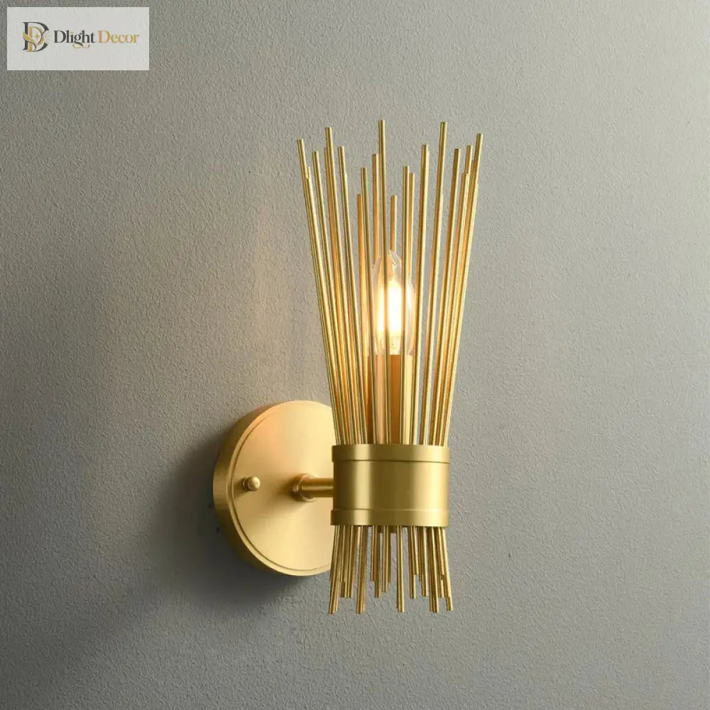 Julio’s Modern Style Brass Wall Lamp - Elegant Lighting For Your Living Spaces Wall Lamp