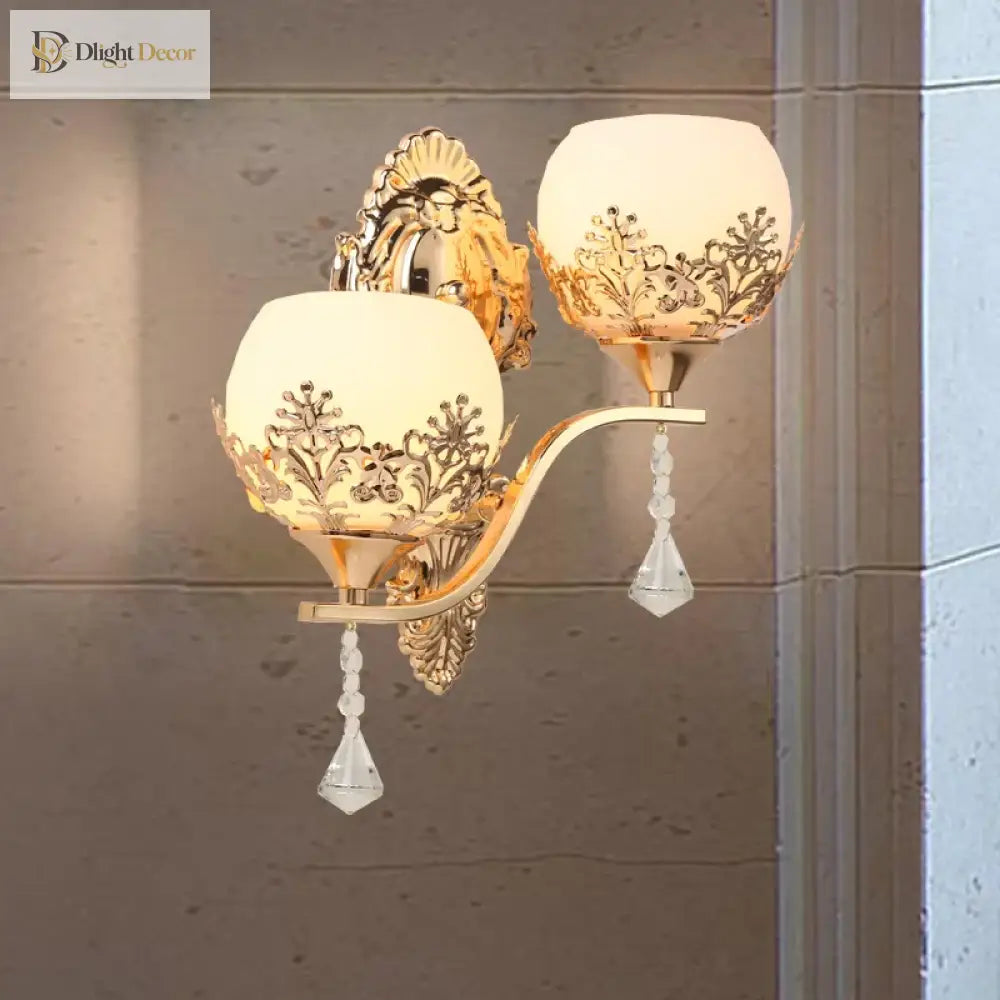 Modern Gold Bedside Wall Light - Elegant Illumination For Your Space Wall Lamp