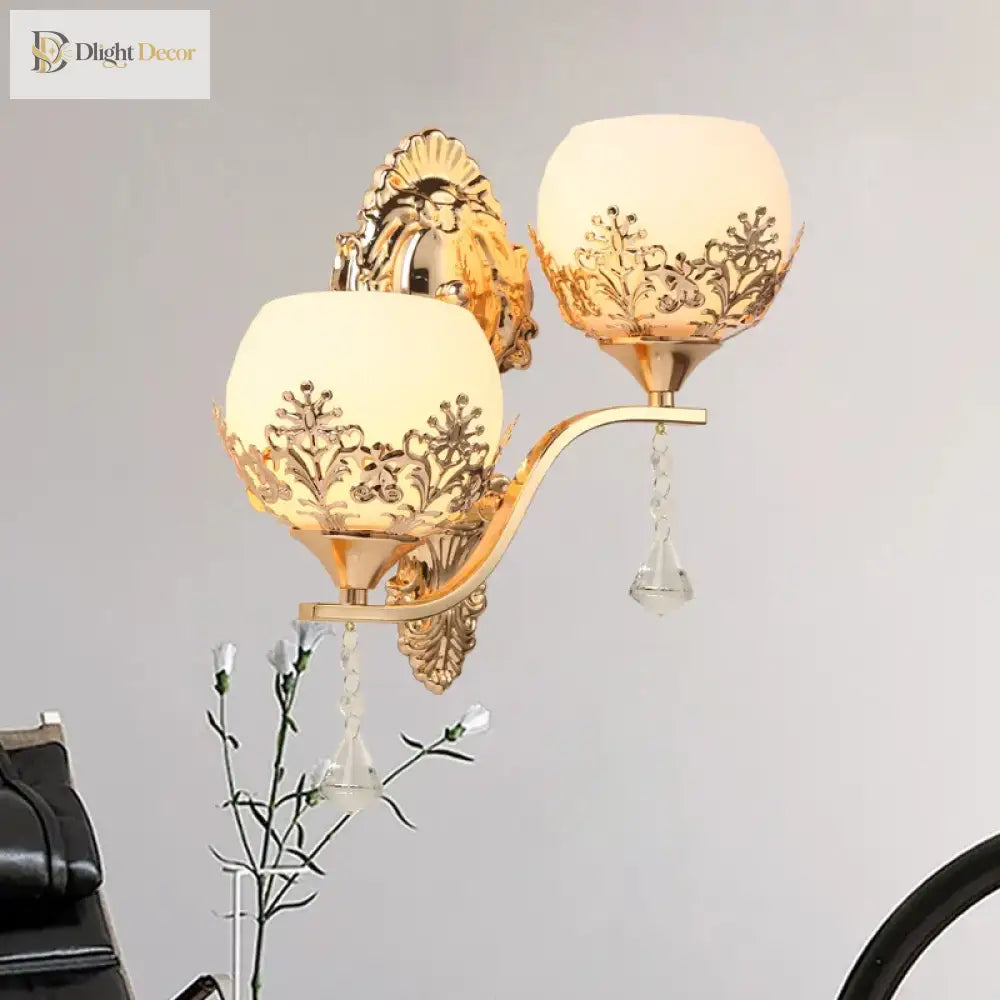 Modern Gold Bedside Wall Light - Elegant Illumination For Your Space Wall Lamp