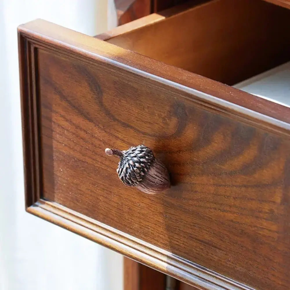 Zinc alloy acorn cabinet knob with textured metal acorn cap