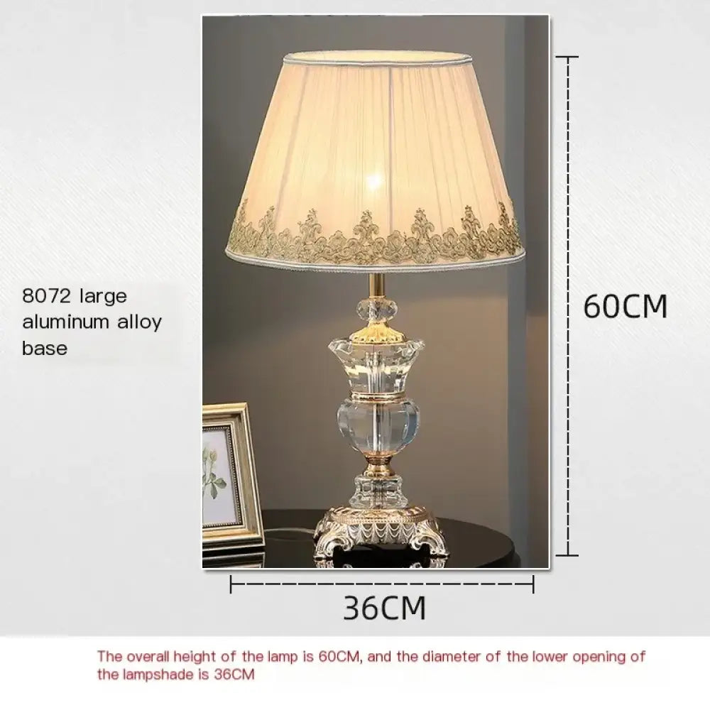 Lamp size diagram: large base with pleated white shade, 60cm height