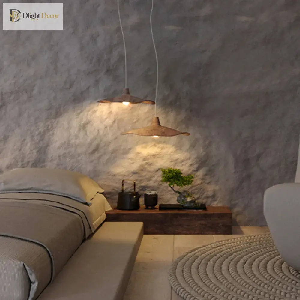 Vintage E27 pendant light styled for warm dining room lighting